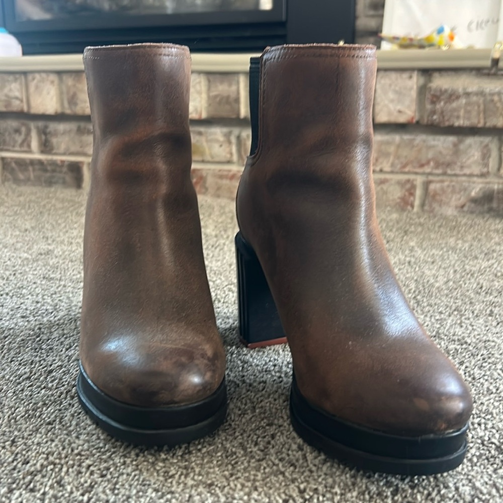 Sorel Margo Chelsea Boot - EUC, never worn outside